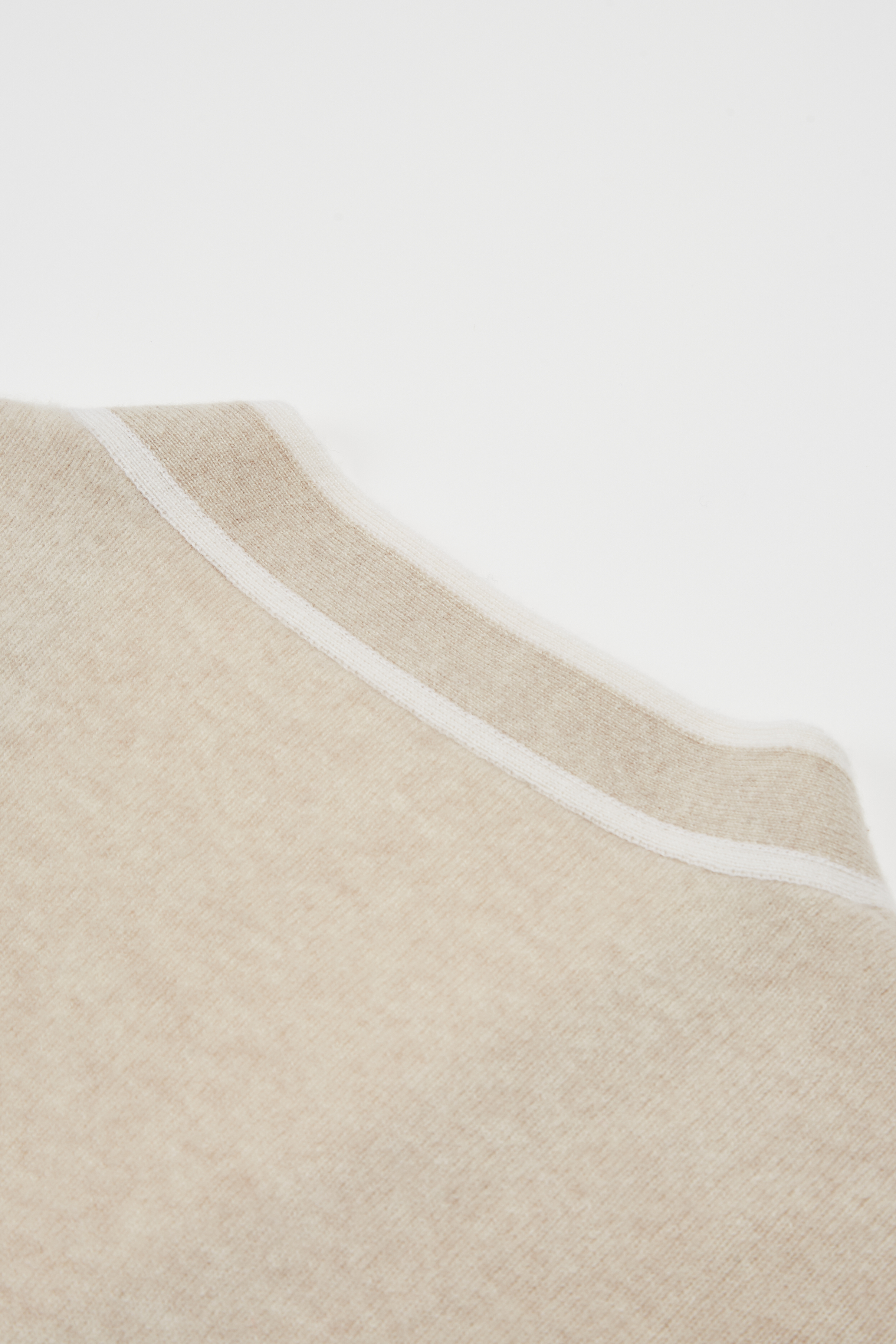 Premium 100% Cashmere Knit Cardigan Comfort And Sophistication
