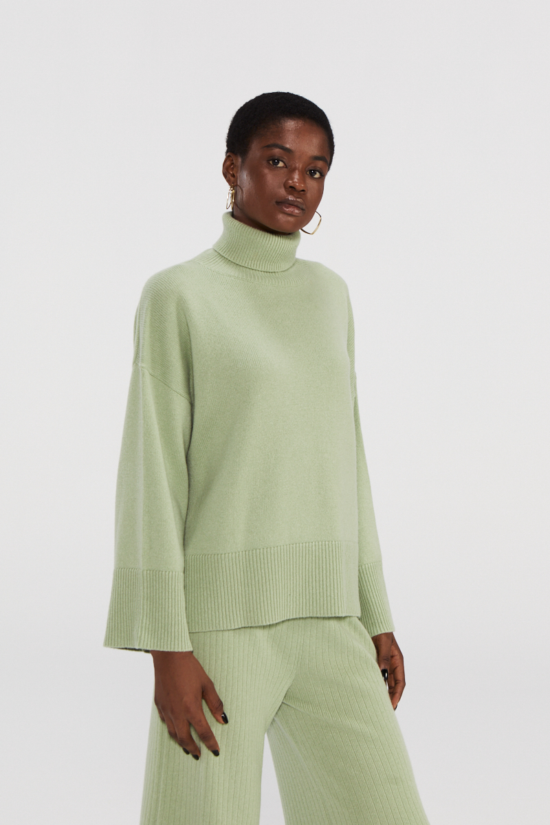 Oversized Light Green Turtleneck Knit Sweater