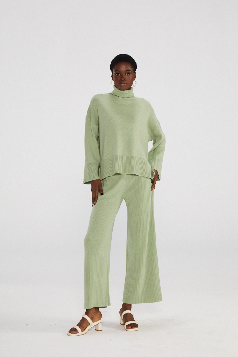 Oversized Light Green Turtleneck Knit Sweater