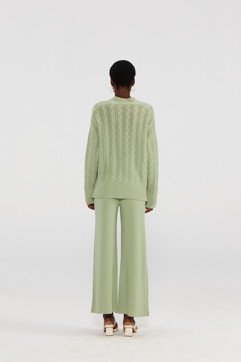 Chic Pure Cashmere Cardigan with Button