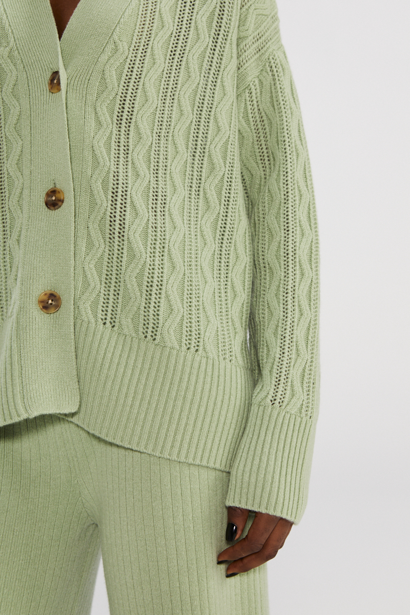 Chic Pure Cashmere Cardigan with Button