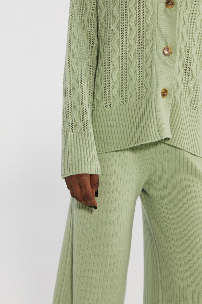 Chic Pure Cashmere Cardigan with Button