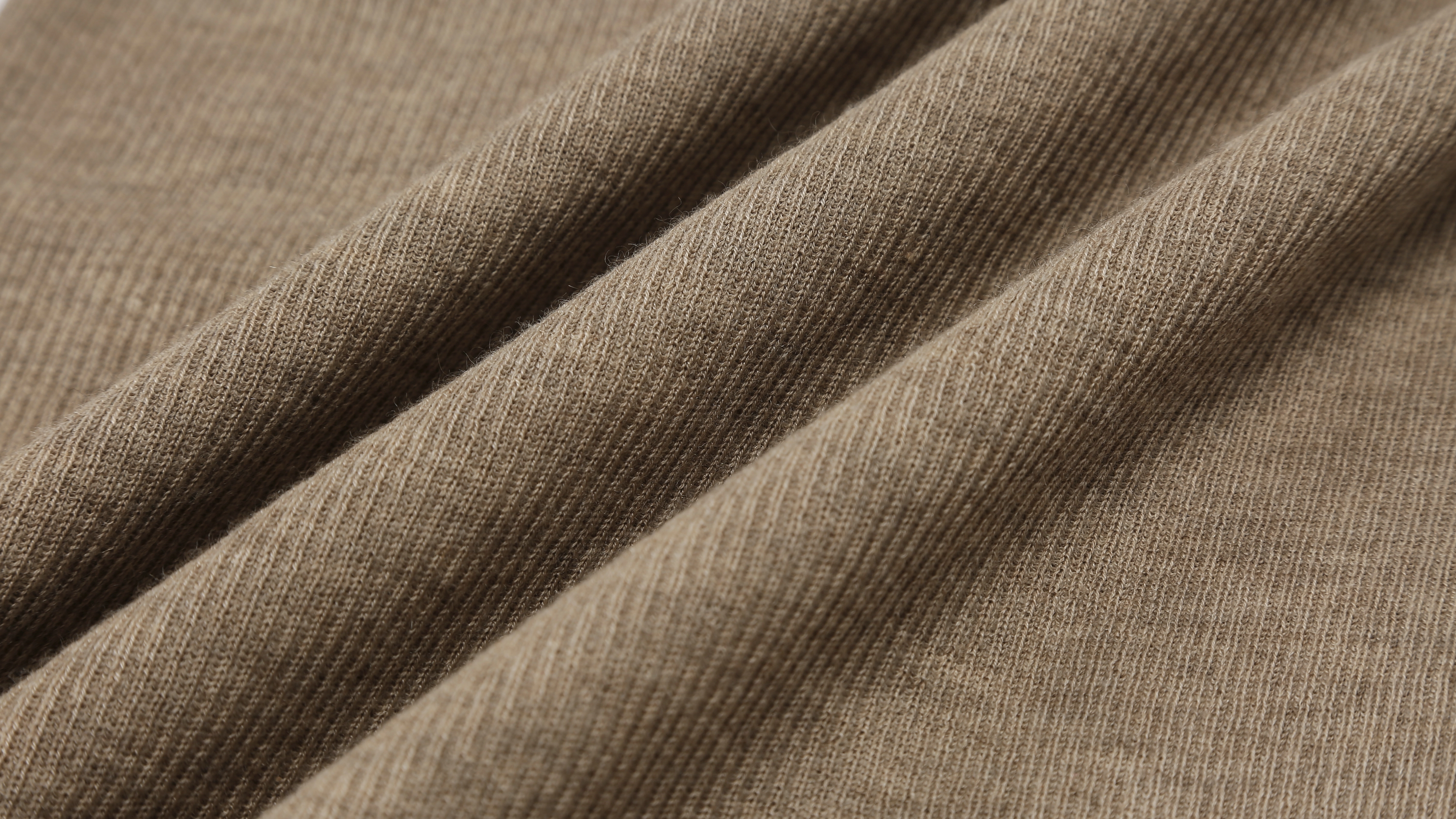 How to Choose the Best Cardigan to Steal Celebrity Looks: A Complete Buyer's Guide