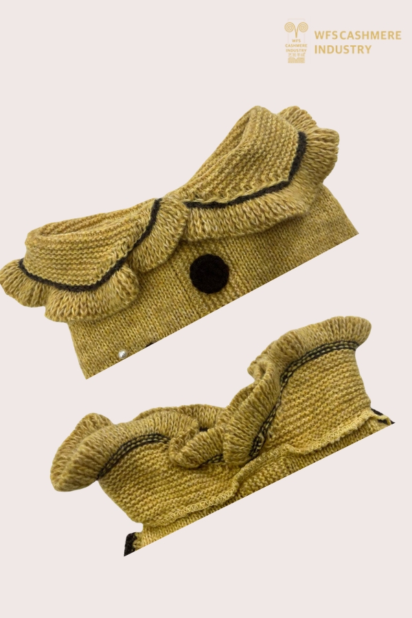 7GG Ruffle-Collar Pet Sweater with Crochet Bear Appliqué | Artisan Pet Knitwear OEM