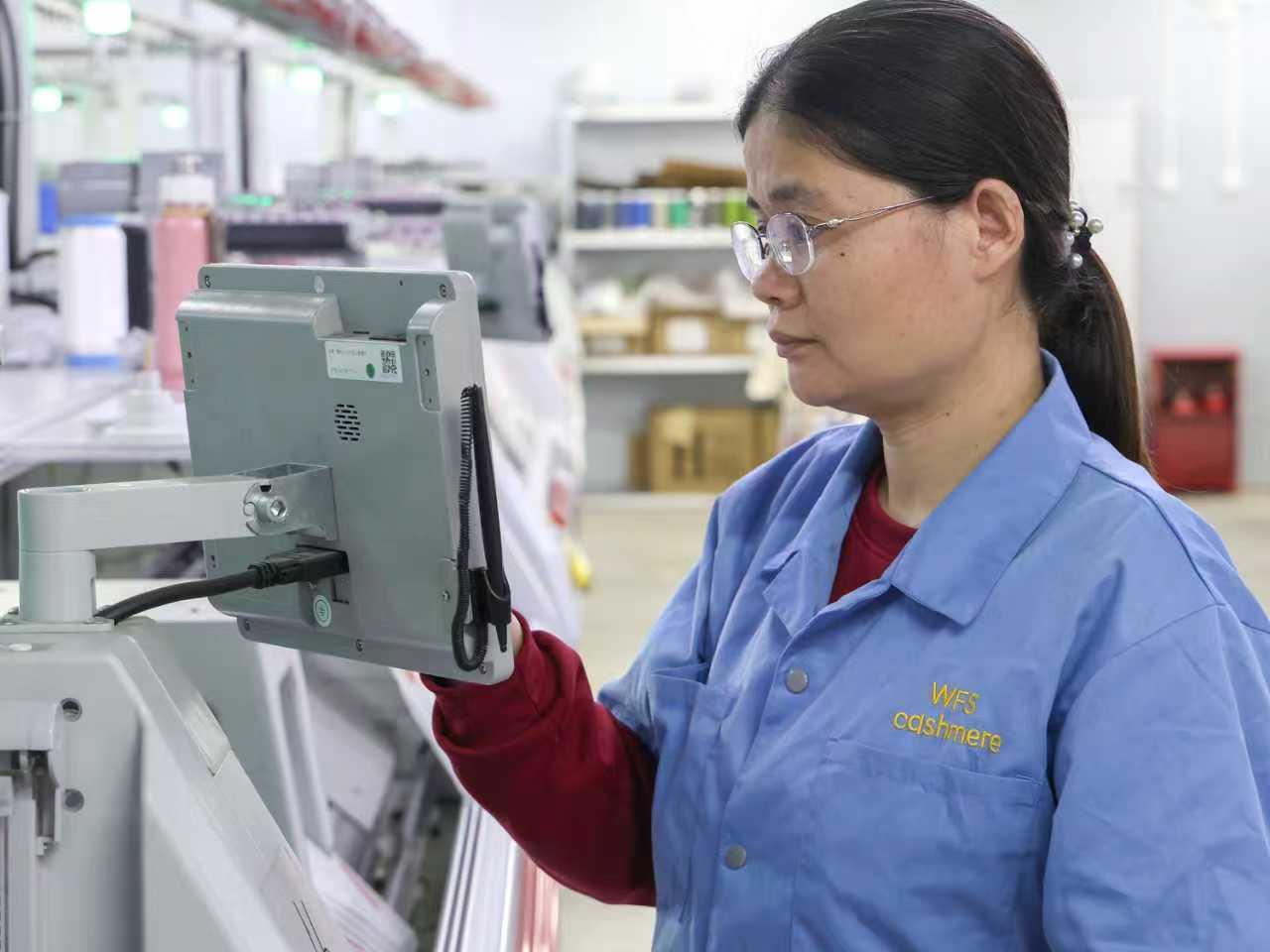 How to Choose the Right Knitwear OEM/ODM Manufacturer