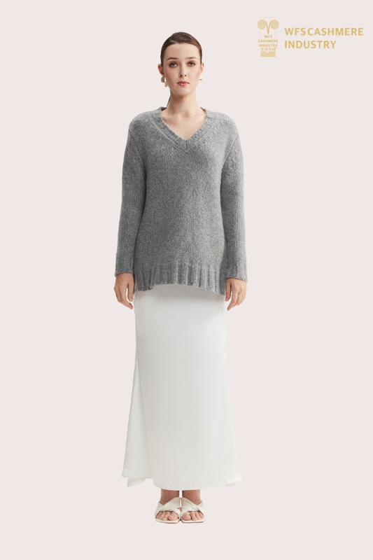 Chunky V-Neck Cashmere & RWS Wool Blend Pullover | Sustainable OEM