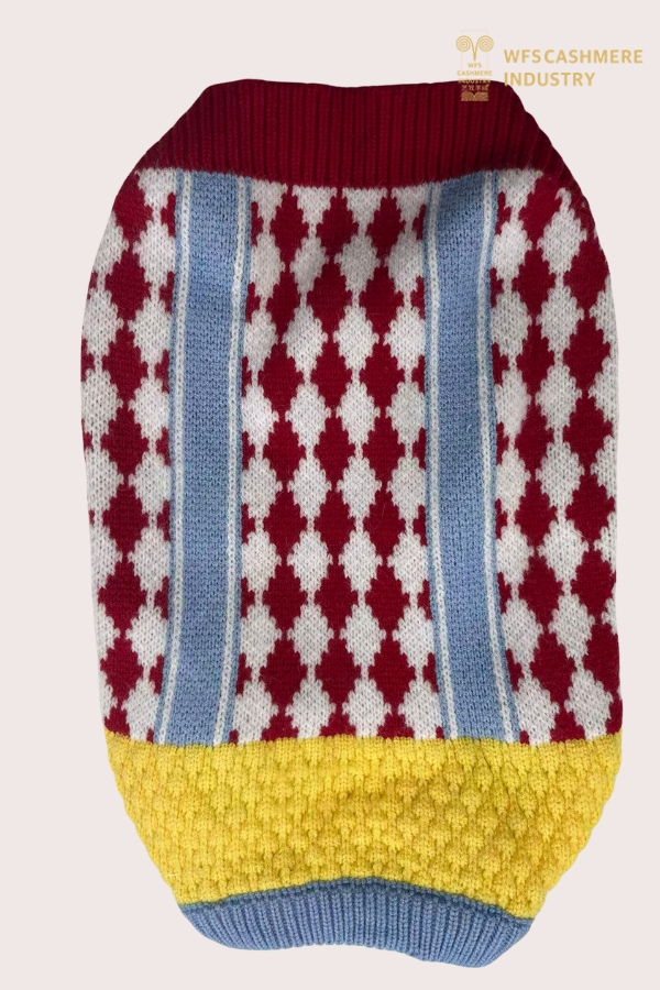 7GG Argyle V-Neck Pet Sweater with Colour Block Design | Preppy Pet Knitwear OEM